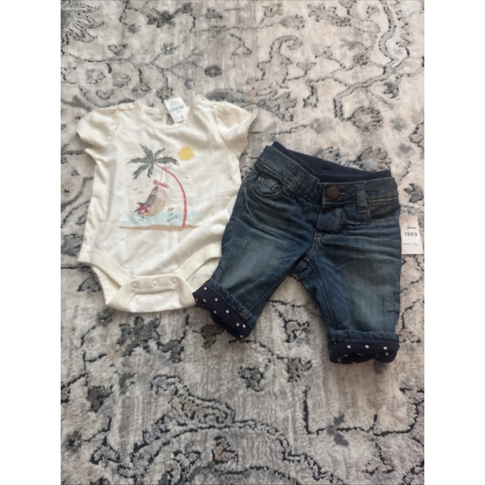NWT Baby Gap Girls 0-3 Month Parrot Bird Shirt & Cuffed Denim Shorts Outfit